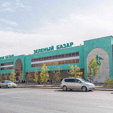 Стильная Квартира В Золотом Квадрате Almaty Bagian luar foto